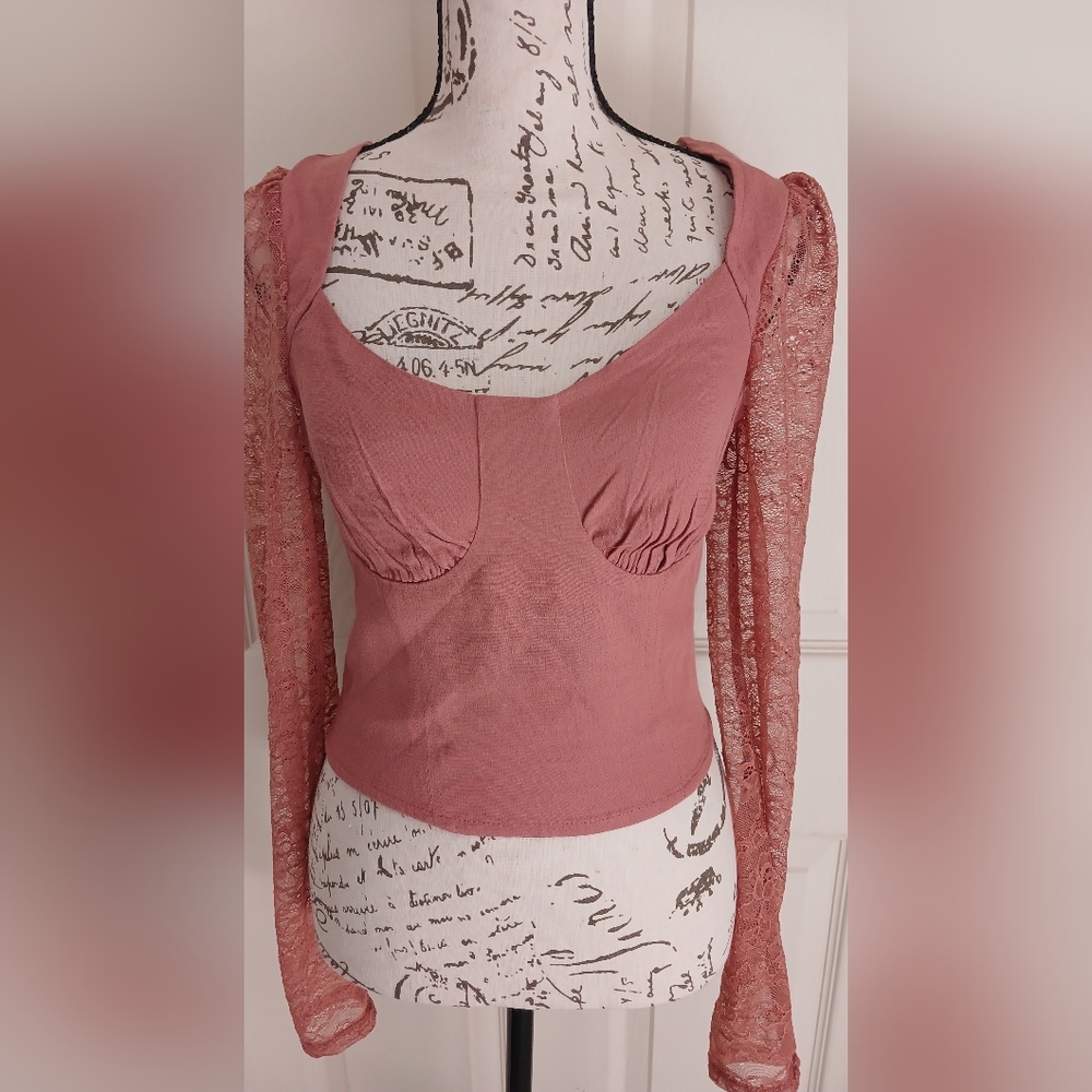 5/$25 NWT Wild Fable Dusty Pink Lace Sleeve Blouse